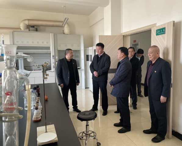 酒泉市政府黨組成員、副市長(zhǎng)哈里別克來(lái)敦煌種業(yè)調(diào)研指導(dǎo)工作